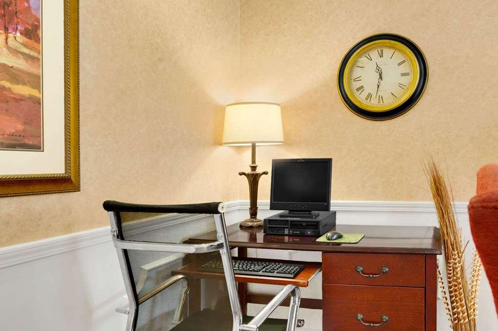 Hotel Baymont By Wyndham Kingsland Interno foto
