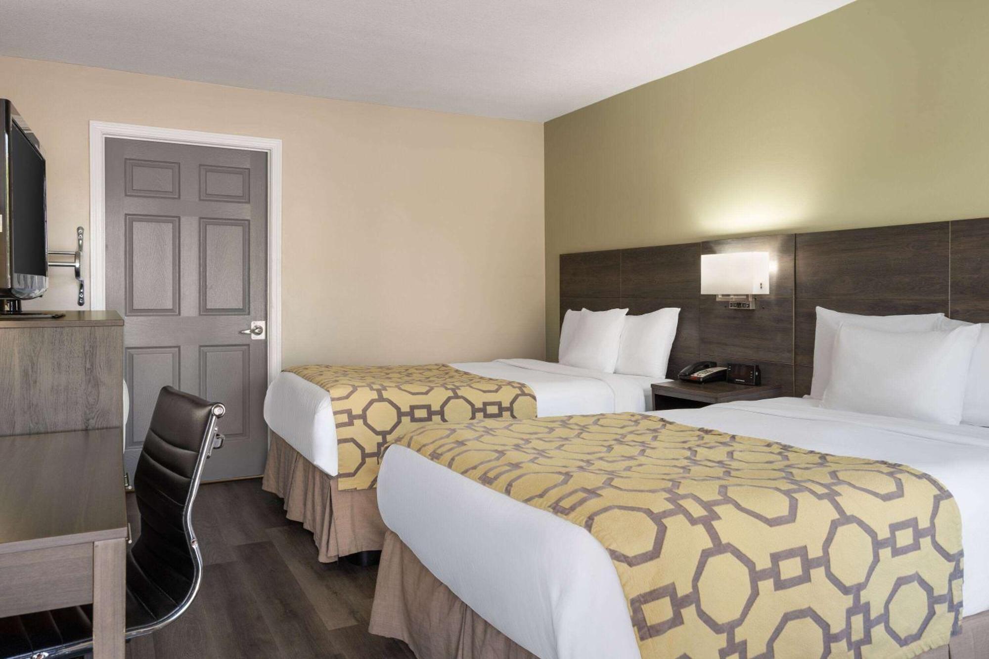 Hotel Baymont By Wyndham Kingsland Esterno foto